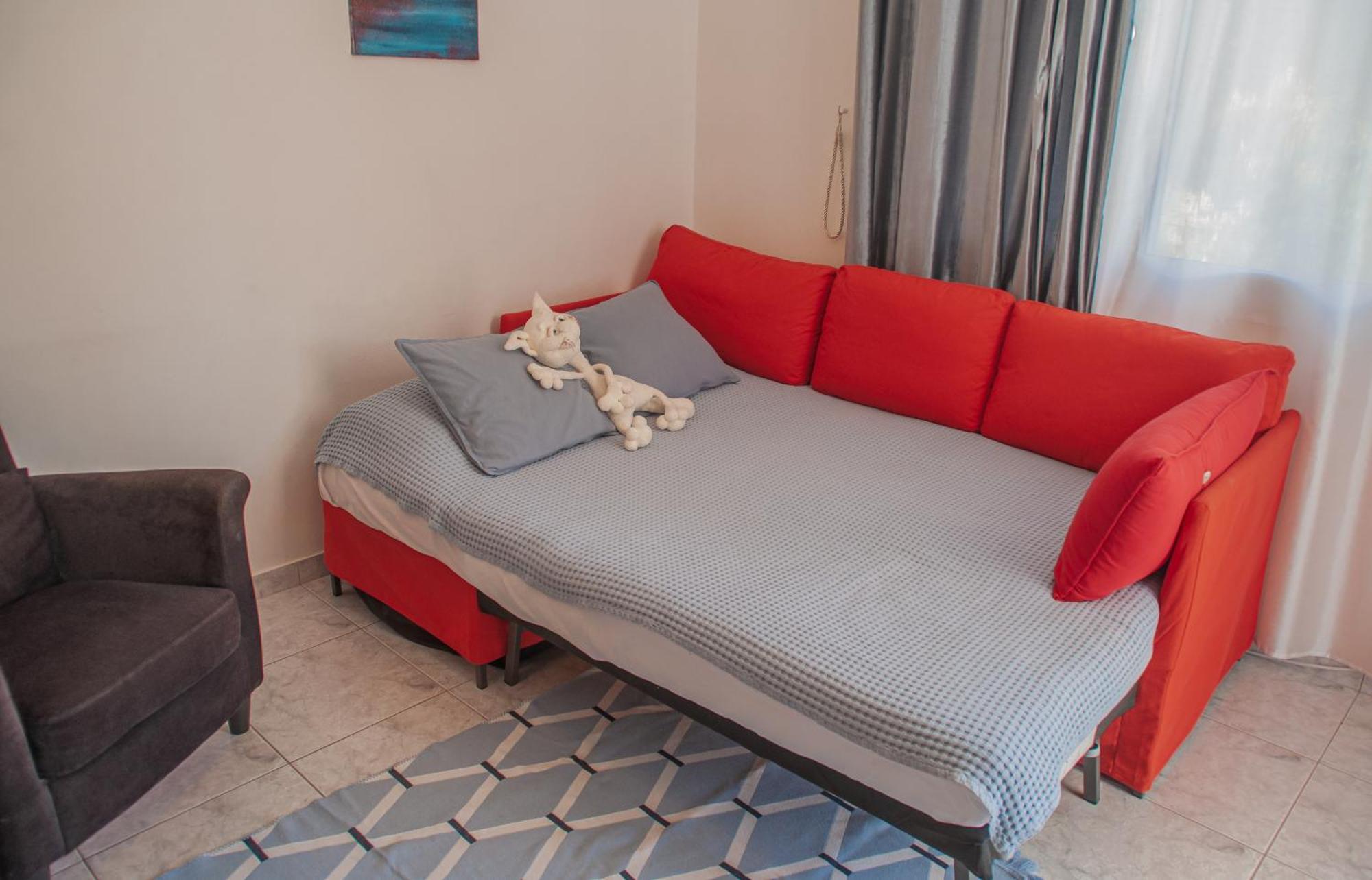 Cozy 1 Bedroom Apartment In Walking Distance To The Municipal Beach Paphos Ngoại thất bức ảnh
