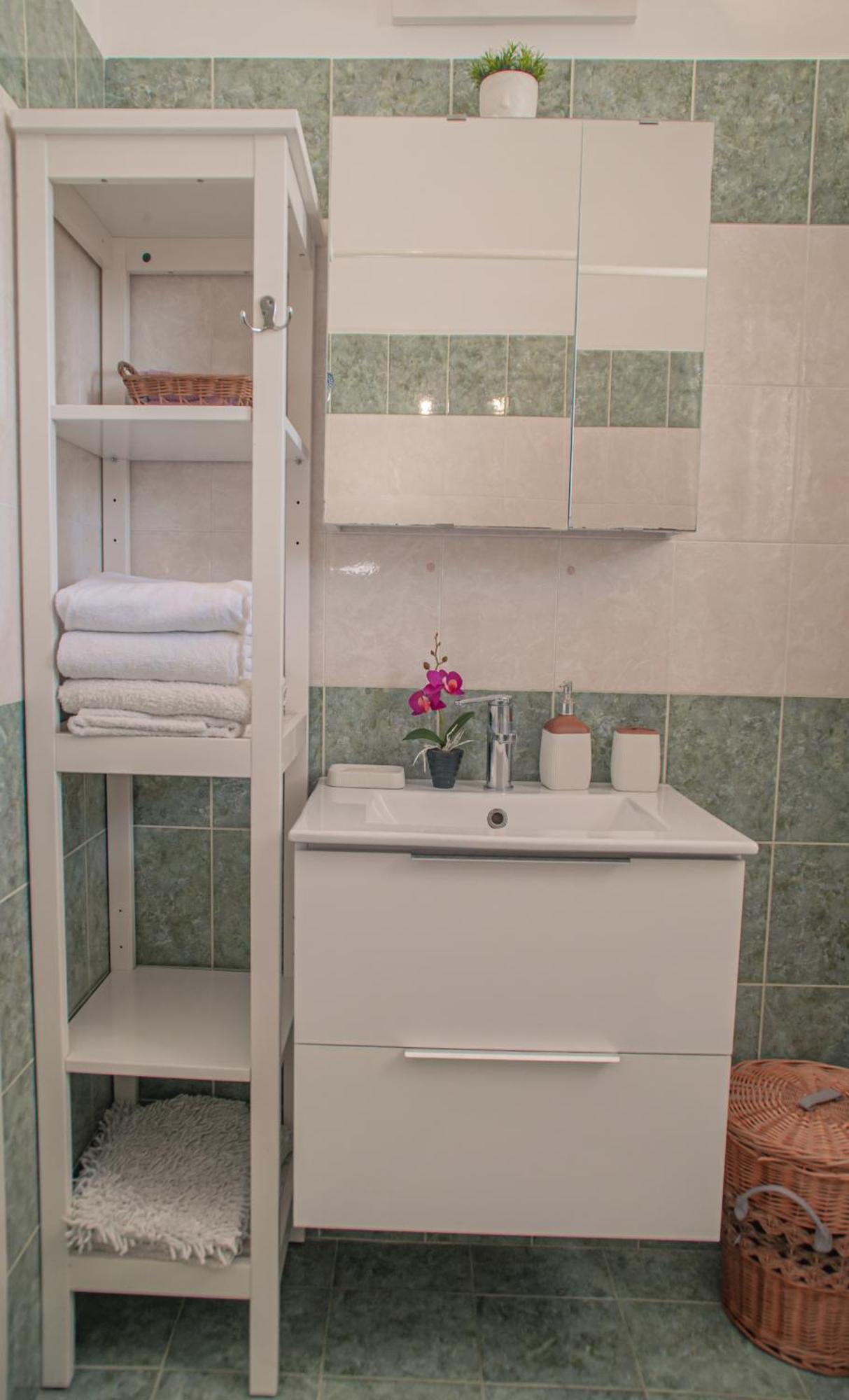 Cozy 1 Bedroom Apartment In Walking Distance To The Municipal Beach Paphos Ngoại thất bức ảnh